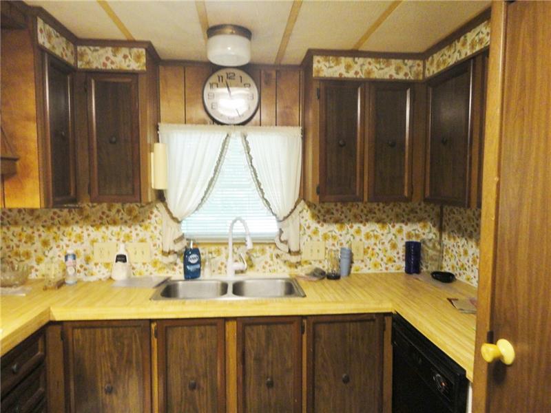 188 Schmidt Road Grove City, PA 16127 - Photo 8 of 14 Gallery Image 8