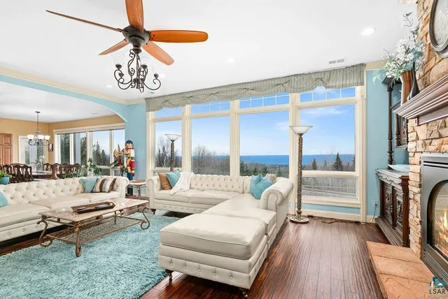 $1,100,000 | 969 Deerview Lane, Two Harbors, MN 55616