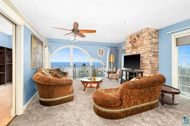 $1,100,000 | 969 Deerview Lane, Two Harbors, MN 55616