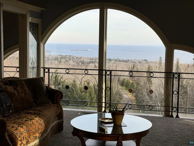 $1,100,000 | 969 Deerview Lane, Two Harbors, MN 55616