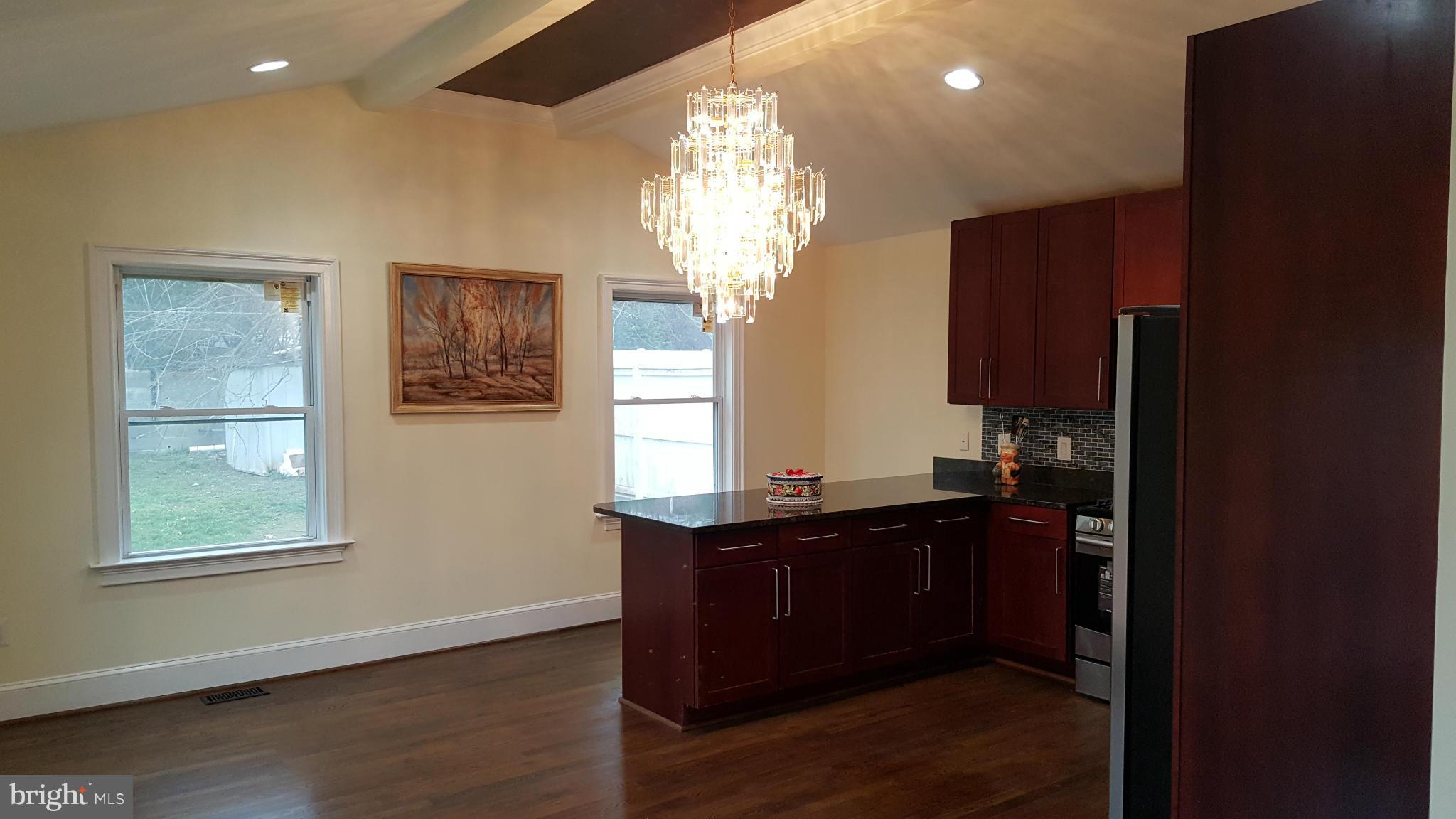 3321 Camden Street Silver Spring, MD 20902 - Photo 8 of 27 Kitchen/Bar