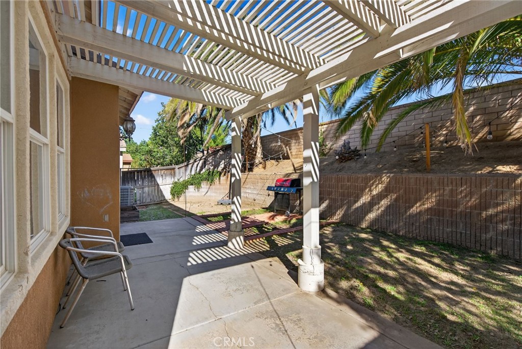 3958 Barbury Palms Way Perris, CA 92571 - Photo 29 of 35 a view of outdoor space