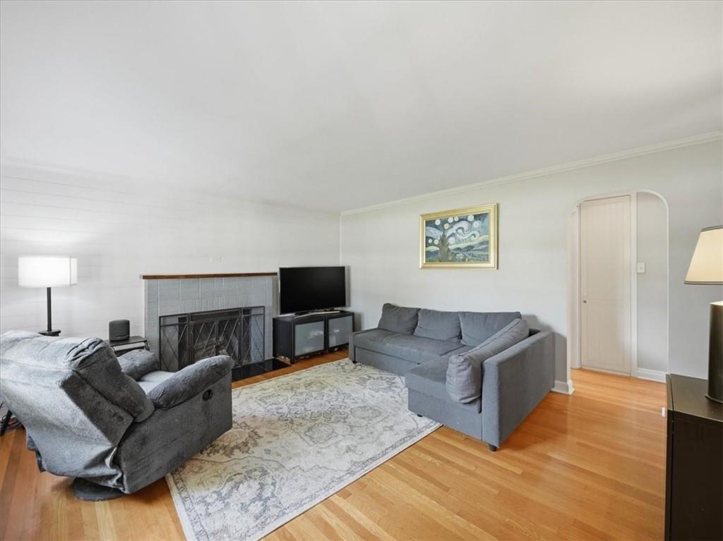 1749 Brodhead Road Coraopolis, PA 15108 - Photo 4 of 36 Gallery Image 4