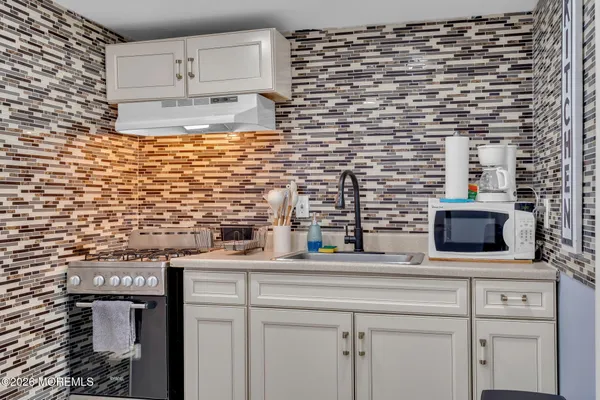 $999,999 | 41 Lincoln Avenue, Seaside Heights, NJ 08751
