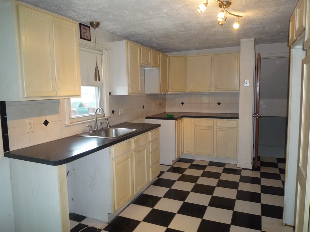 12 Bagley Road Warwick, RI 02888 - Photo 4 of 22