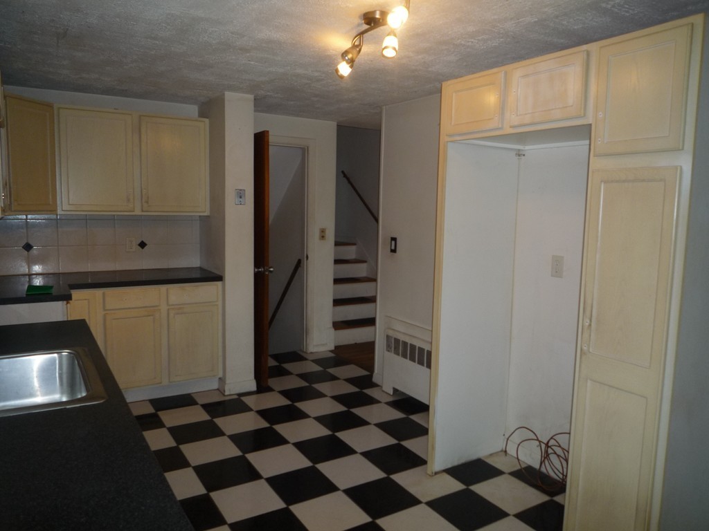 12 Bagley Road Warwick, RI 02888 - Photo 5 of 22