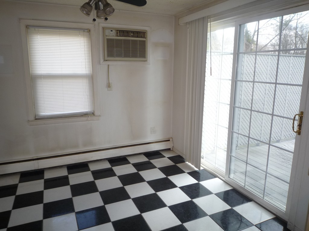 12 Bagley Road Warwick, RI 02888 - Photo 8 of 22