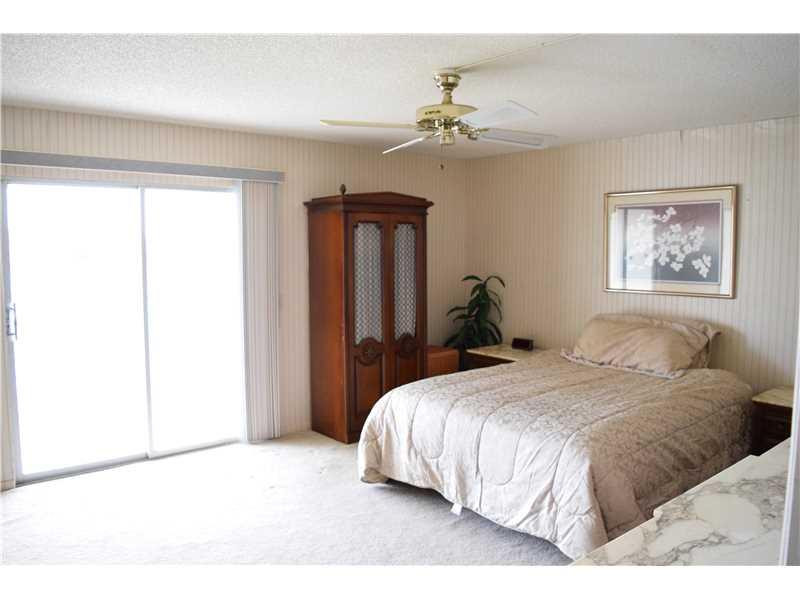 2013 Cornwall East, Unit 2013A Boca Raton, FL 33434 - Photo 6 of 8 Master Bedroom.
