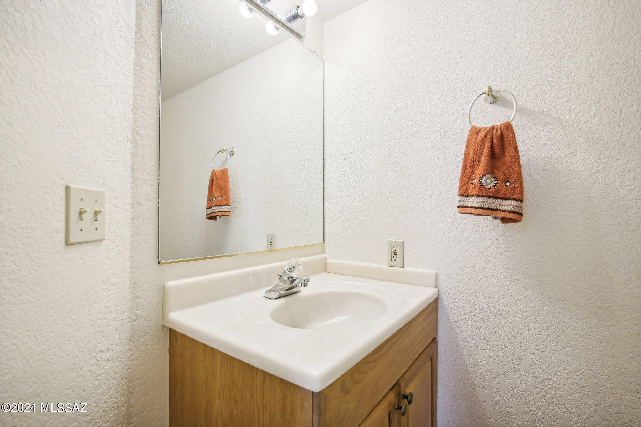 4649 West Lessing Lane Tucson, AZ 85742 - Photo 11 of 49