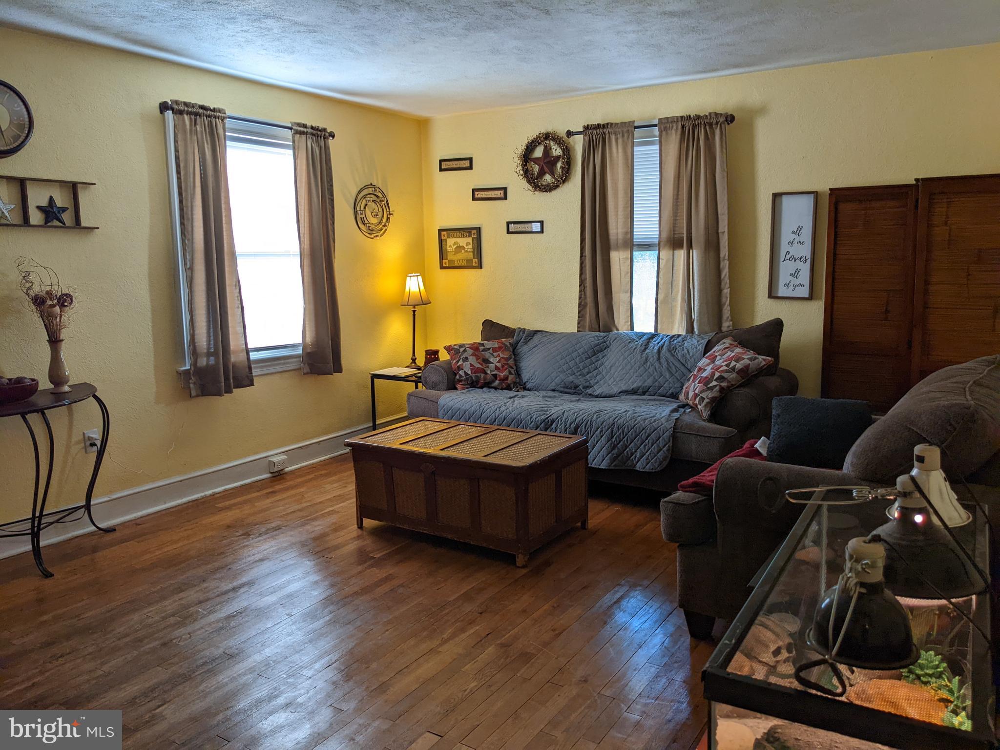 570 Hillcrest Road York, PA 17403 - Photo 11 of 27 Family Room View 3