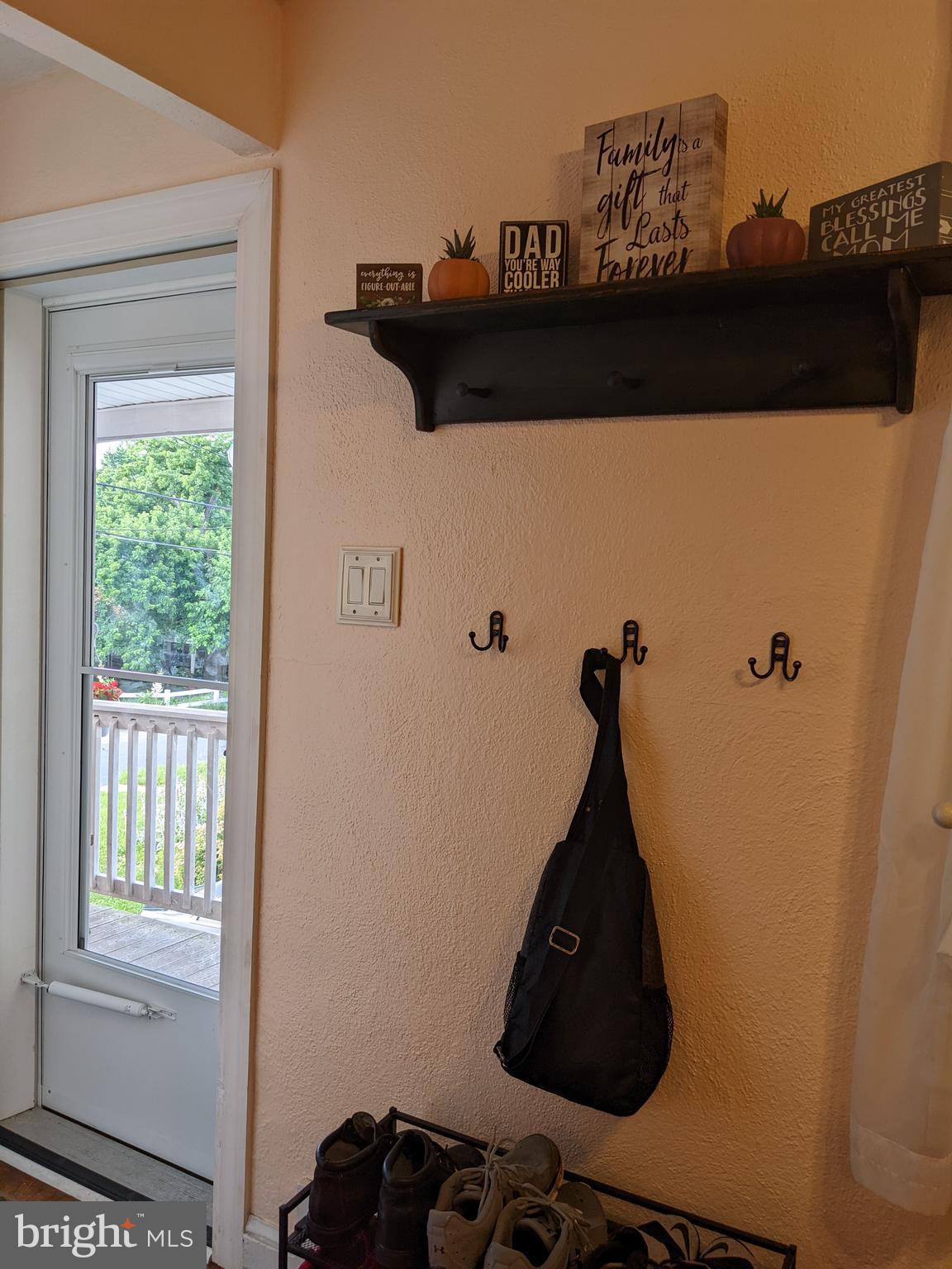 570 Hillcrest Road York, PA 17403 - Photo 2 of 27 Side Door Entrance into Dining Area