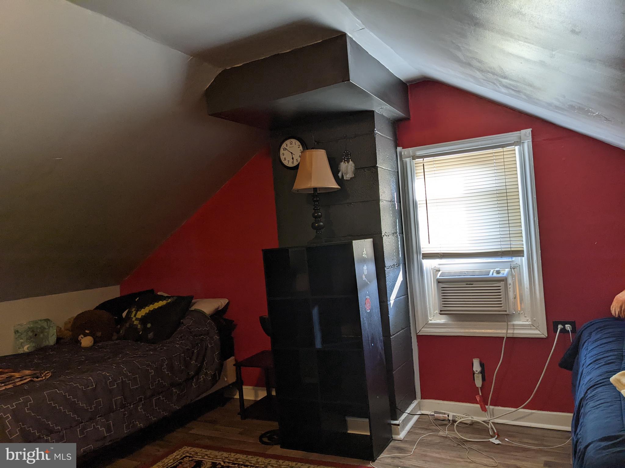 570 Hillcrest Road York, PA 17403 - Photo 22 of 27 Bedroom 3 View 2