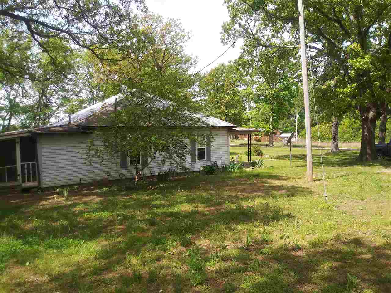 2132 Peace Chapel Road Decaturville, TN 38329 - Photo 11 of 17 Gallery Image 11