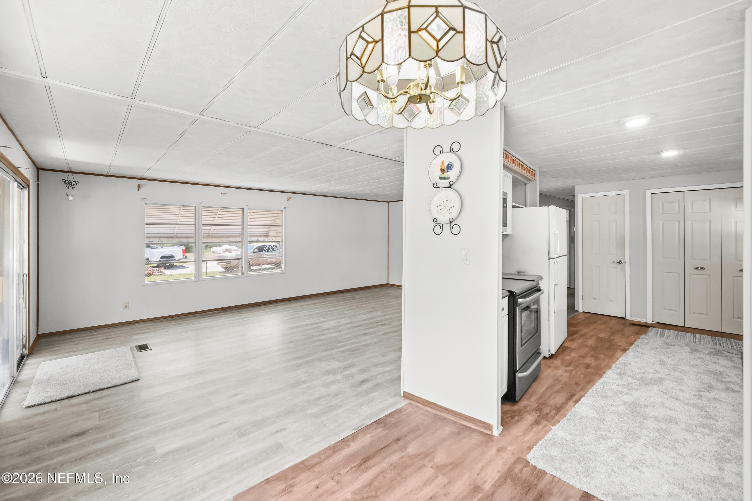 13727 Chauny Road Jacksonville, FL 32224 - Photo 17 of 42 13727ChaunyRdKitchenAngle1