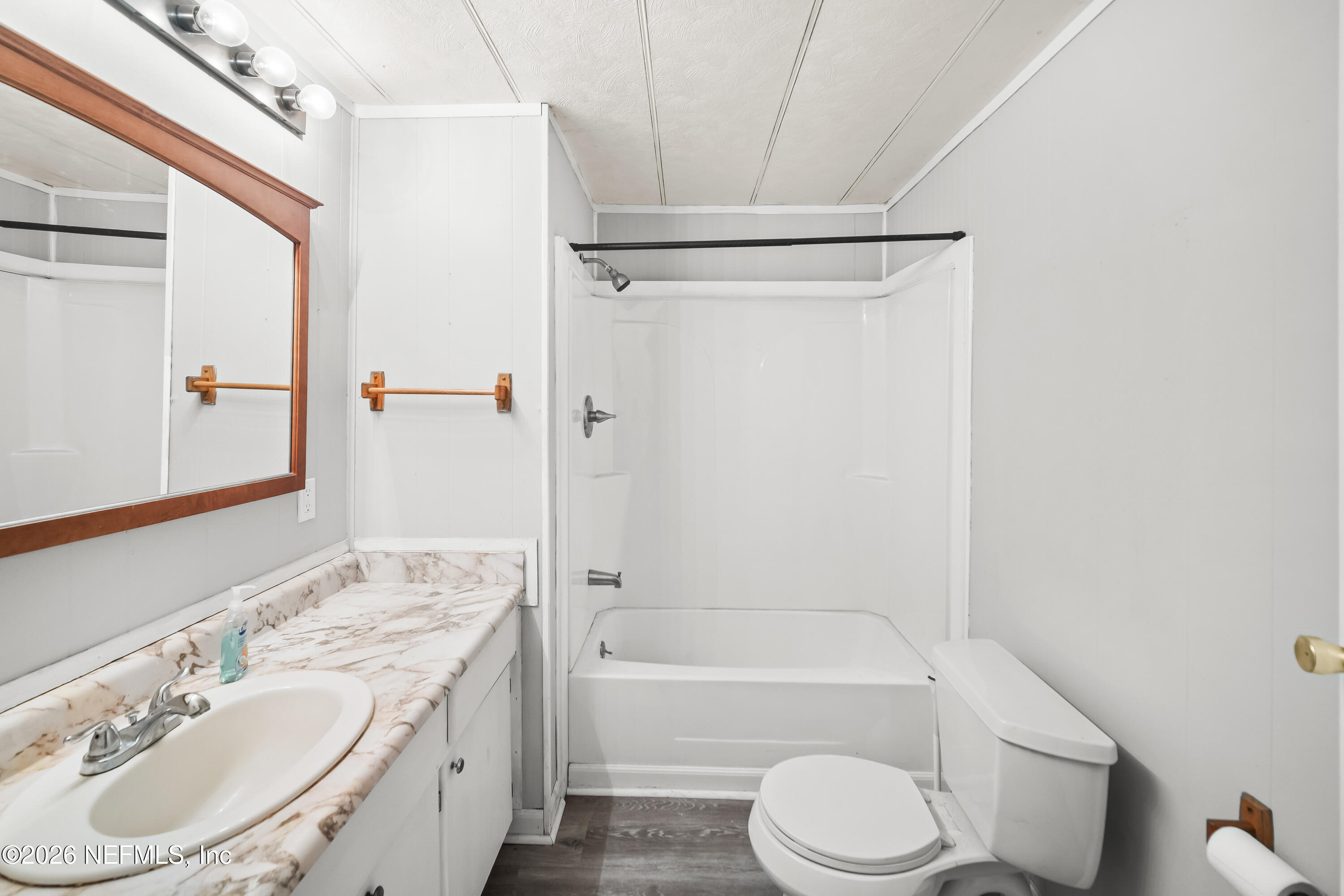 13727 Chauny Road Jacksonville, FL 32224 - Photo 37 of 42 13727ChaunyRdBathroomAngle1