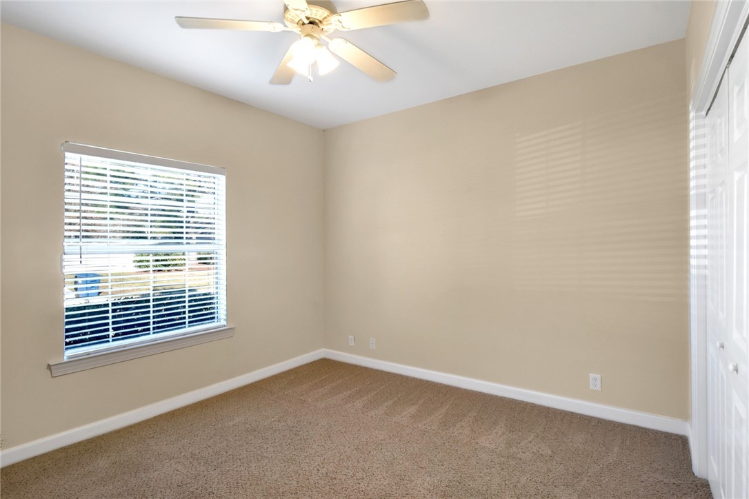 161 Huntington Circle Brunswick, GA 31525 - Photo 15 of 28 Bedroom 2