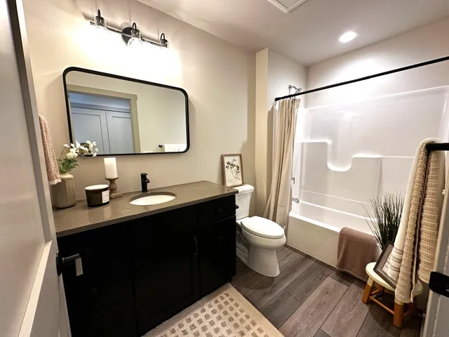 $365,900 | 116 Sunrise Court, Cedar Grove, WI 53013