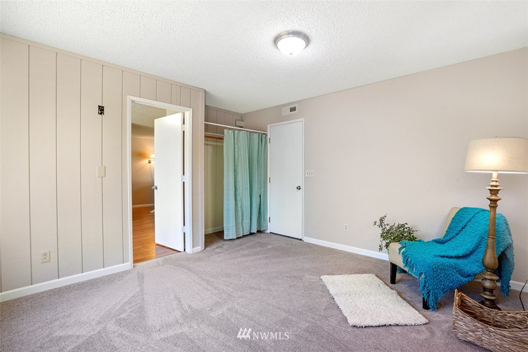 19440 Southeast 267th Street Covington, WA 98042 - Photo 13 of 25