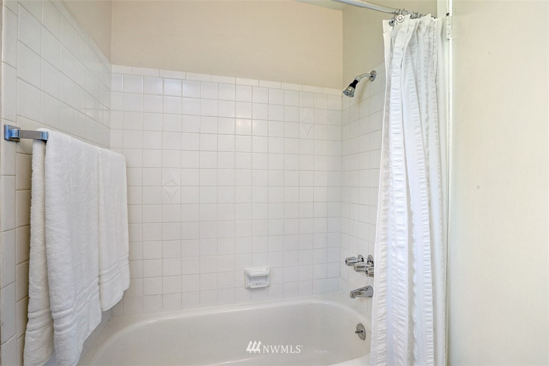 19440 Southeast 267th Street Covington, WA 98042 - Photo 16 of 25