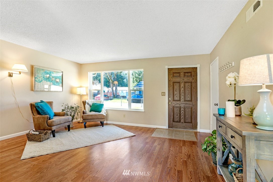 19440 Southeast 267th Street Covington, WA 98042 - Photo 6 of 25