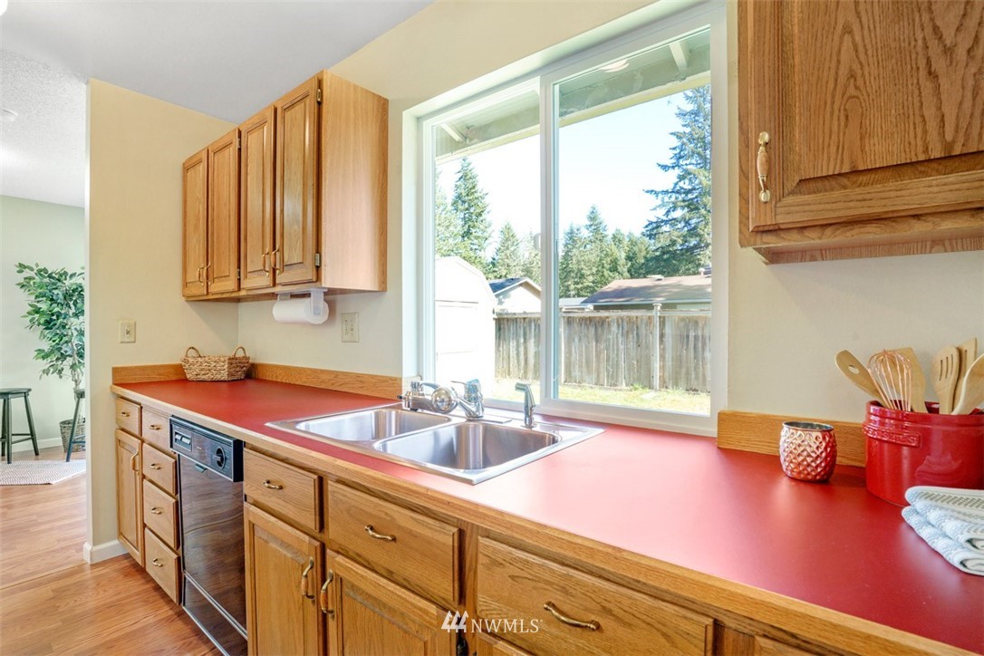 19440 Southeast 267th Street Covington, WA 98042 - Photo 10 of 25