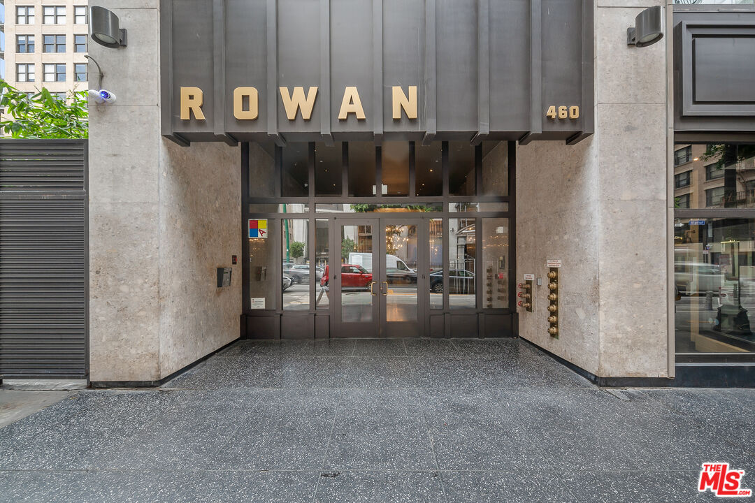 460 South Spring Street, Unit 701 Los Angeles, CA 90013 - Photo 31 of 32 a view of an outdoor space