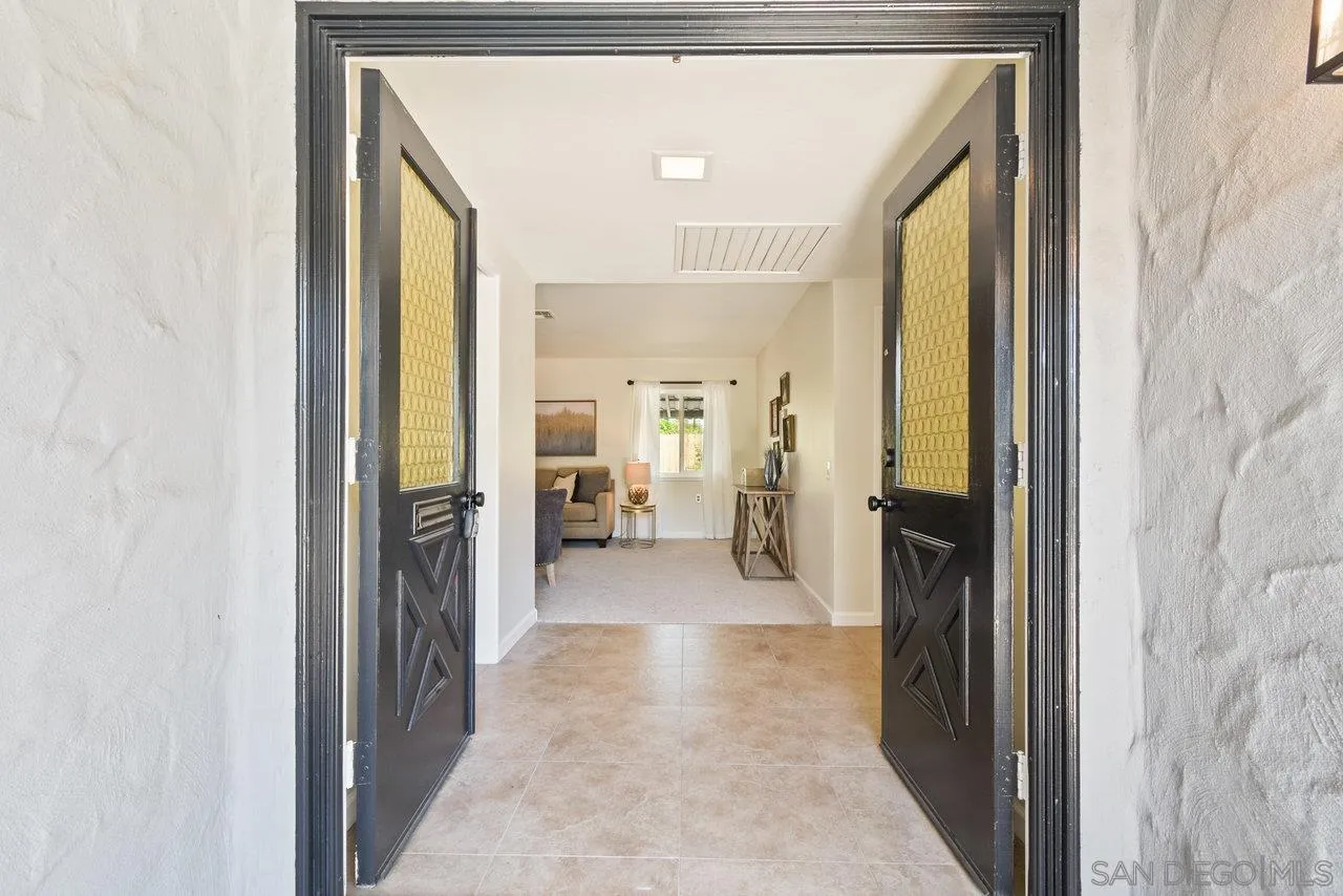 11944 Callado Road San Diego, CA 92128 - Photo 3 of 41
