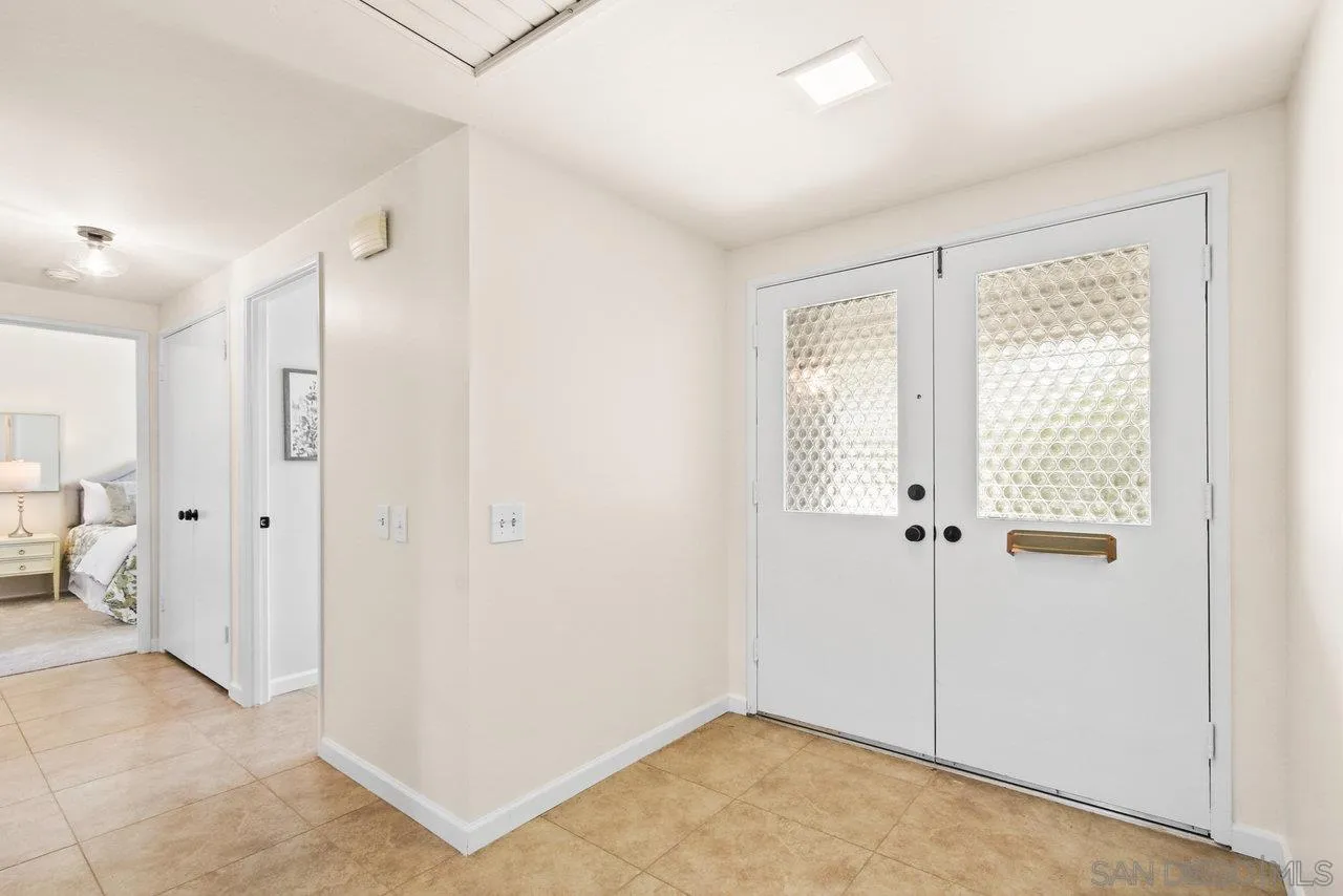 11944 Callado Road San Diego, CA 92128 - Photo 4 of 41