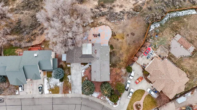 a view of a houses with a mountain