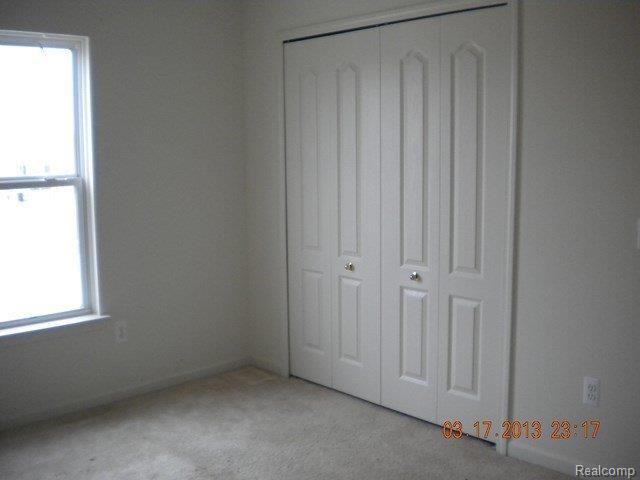 5190 Ridge Lane Warren, MI 48092 - Photo 8 of 10 DSCN8729.JPG