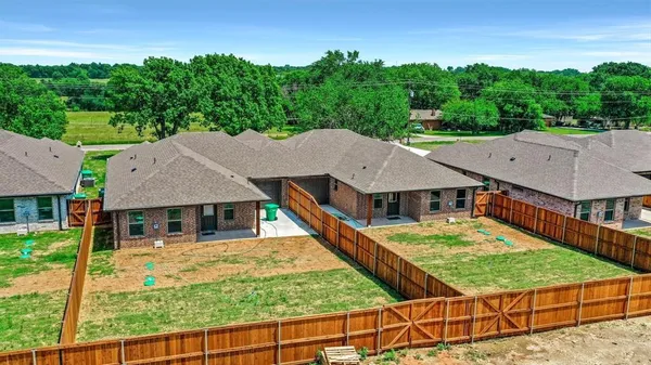 $1,850 | 619 North Friendship Road, Sherman, TX 75092