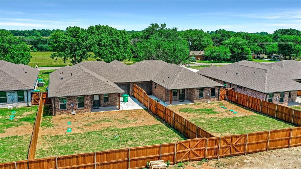 619 North Friendship Road Sherman, TX 75092 - Photo 4 of 40