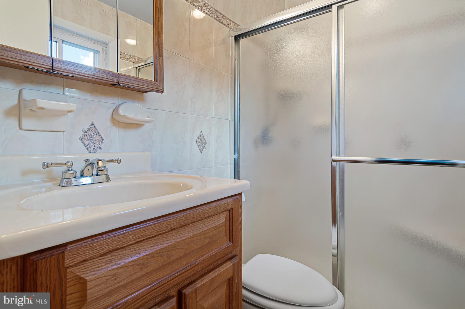 33 Miles Road Claymont, DE 19703 - Photo 15 of 27 Bathroom