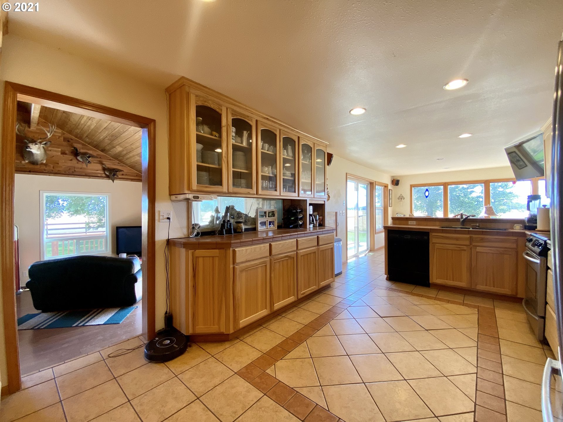 28831 Meadowview Road Junction City, OR 97448 - Photo 10 of 32 Gallery Image 10