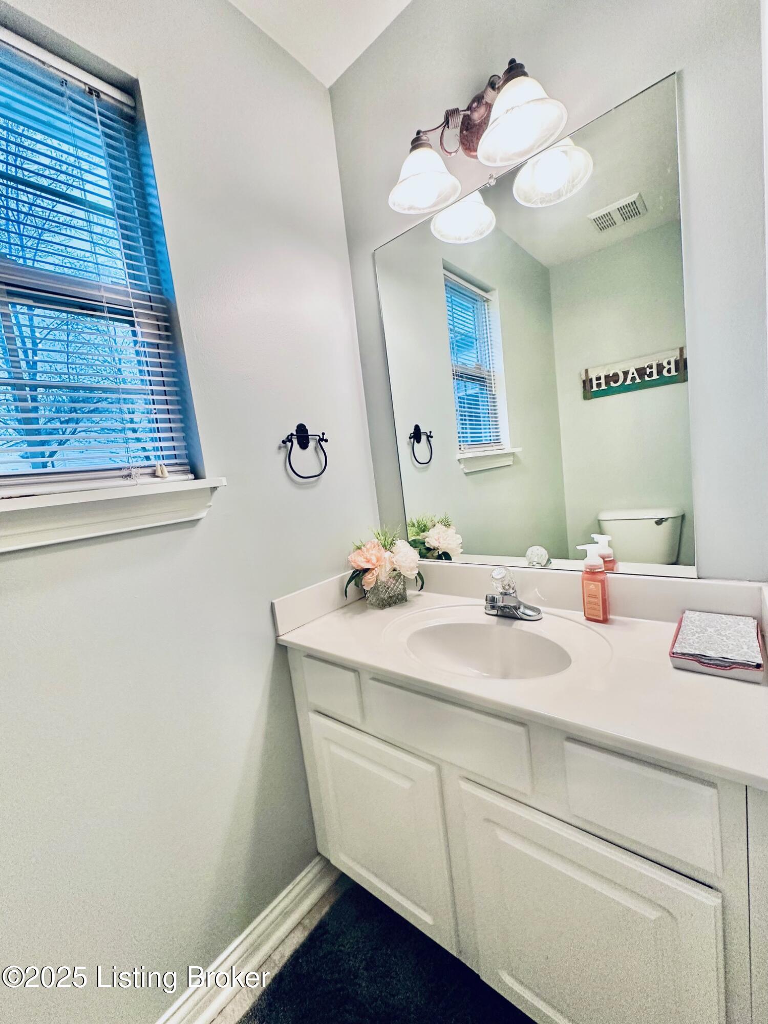 3236 Royal Troon Road Lexington, KY 40509 - Photo 25 of 40 1st Fl Half Bath 2