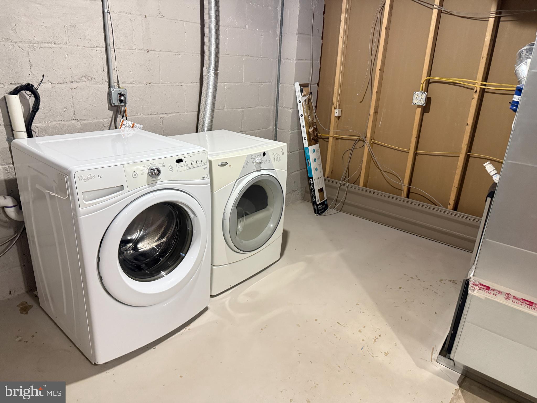 900 Southridge Road Catonsville, MD 21228 - Photo 22 of 31 a utility room with dryer and washer