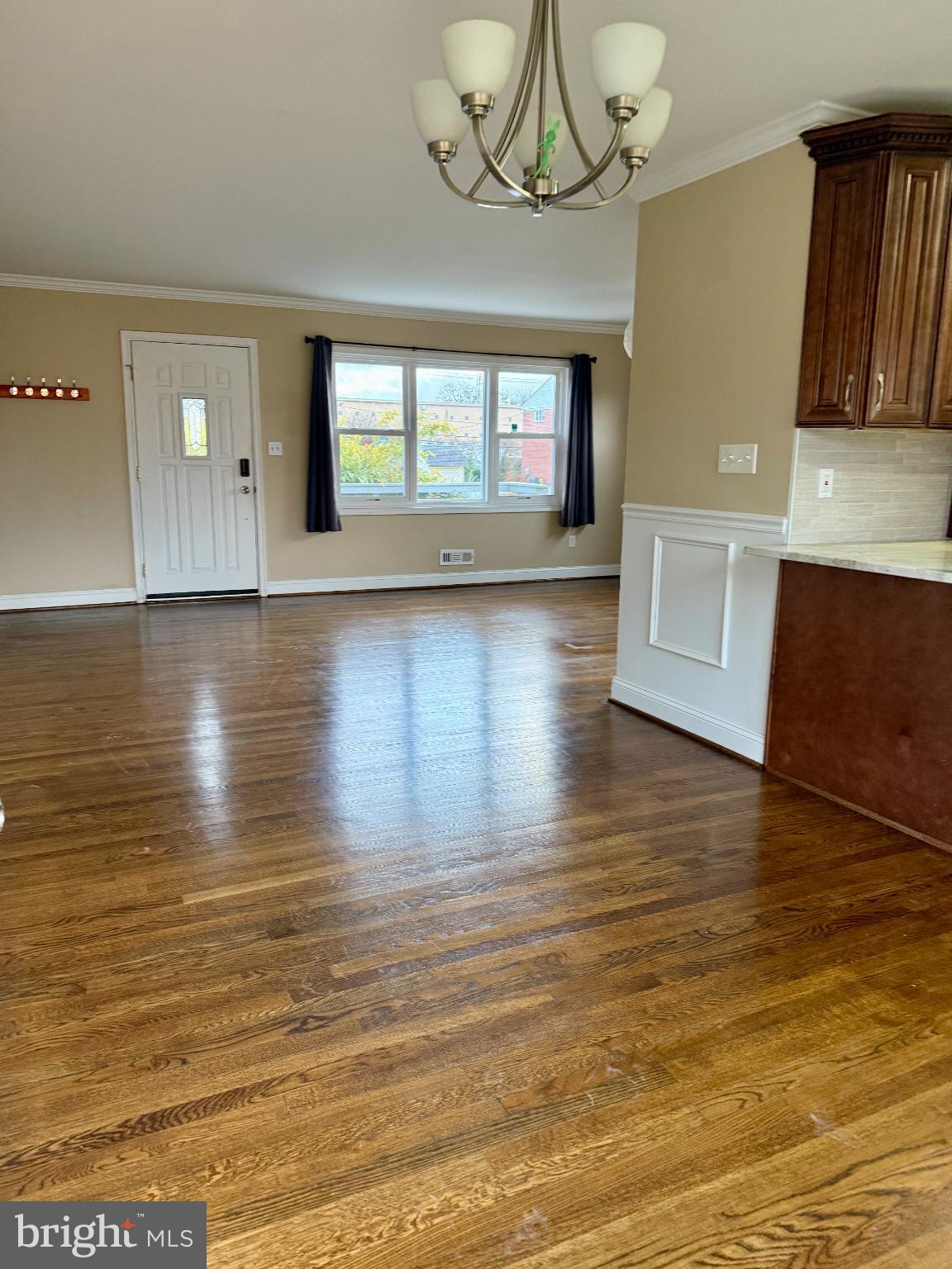 900 Southridge Road Catonsville, MD 21228 - Photo 7 of 31 a view of a livingroom with a window