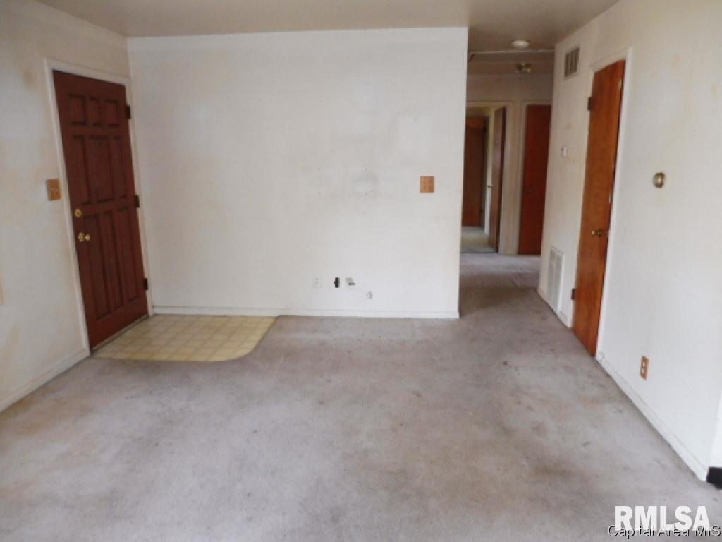 2339 Ramsey Road Springfield, IL 62702 - Photo 3 of 14