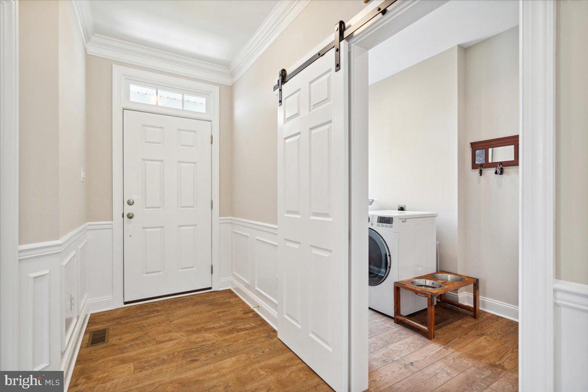 7024 Fox Chase Road New Market, MD 21774 - Photo 5 of 57 Farm style door with main level laundry.