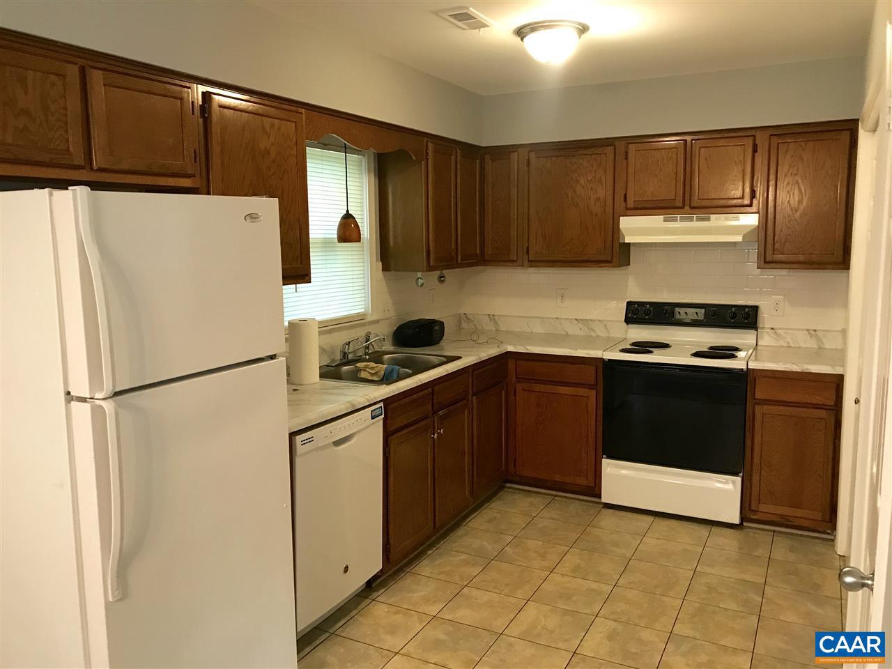 5330 Ridgerun Terrace Chesterfield, VA 23832 - Photo 9 of 28