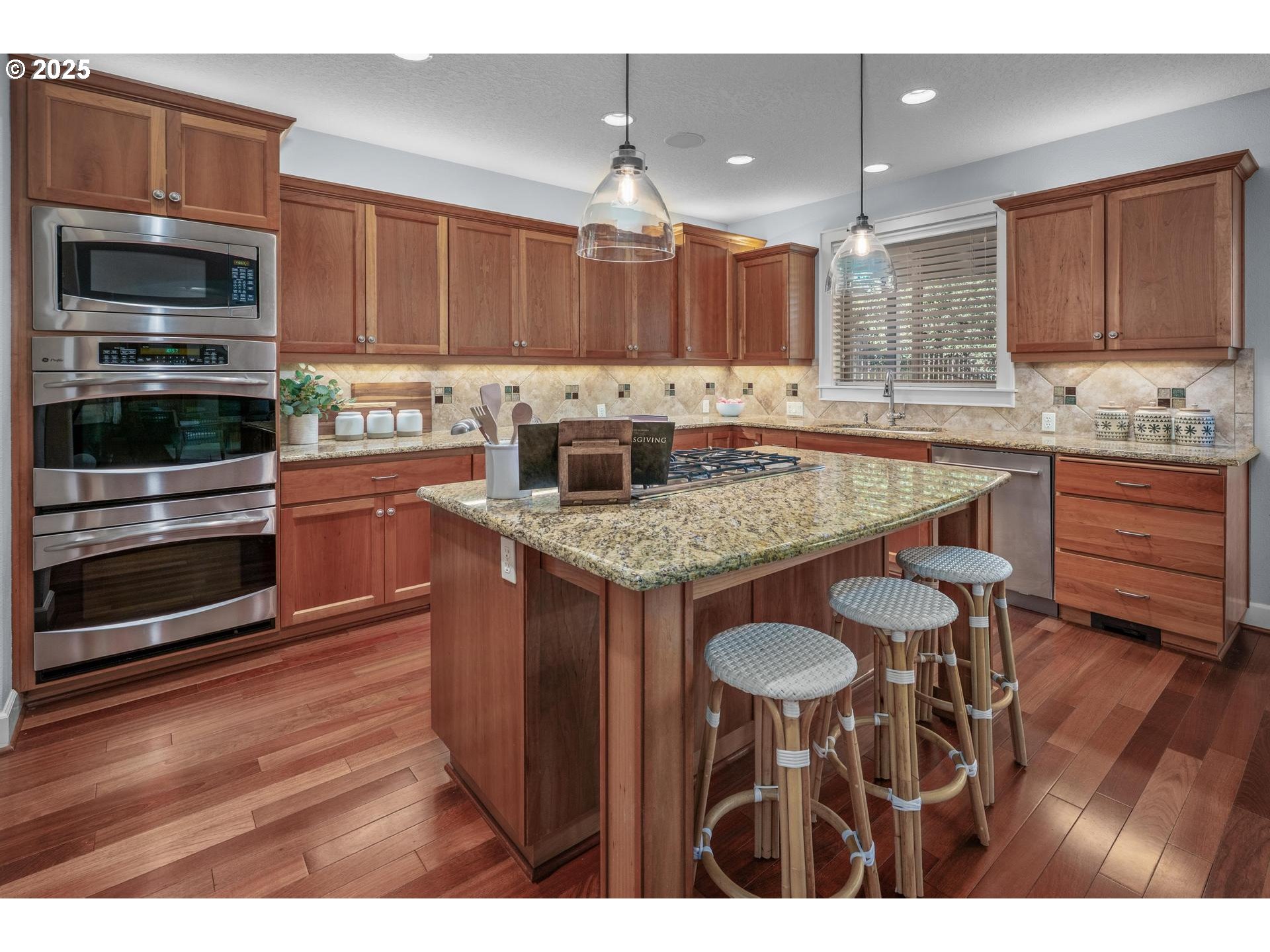 2764 Ridge Lane West Linn, OR 97068 - Photo 12 of 48