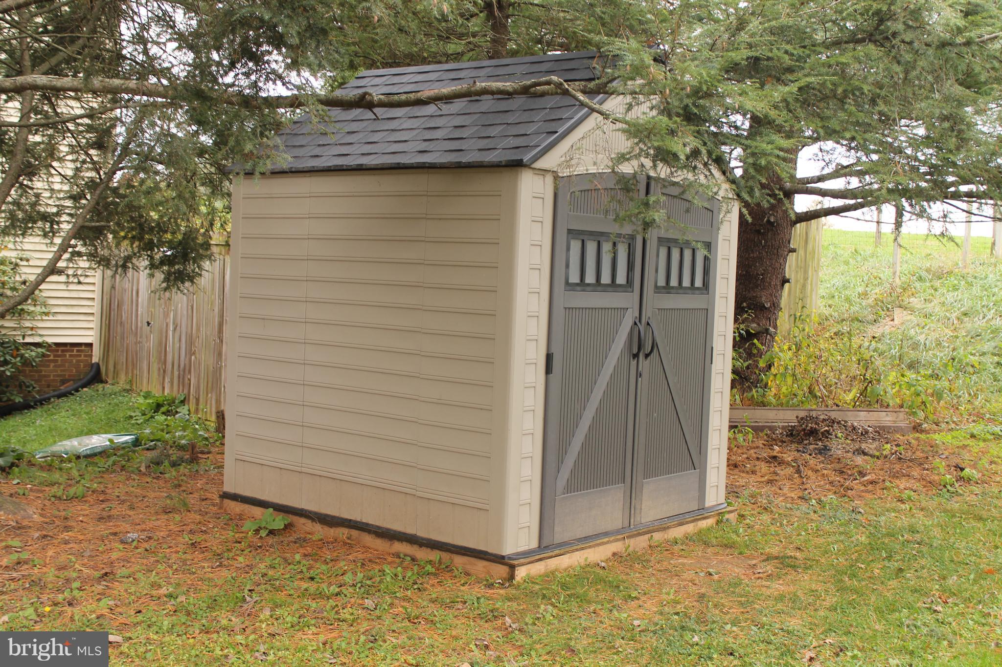 19 Derby Lane Lancaster, PA 17603 - Photo 25 of 40 SHED