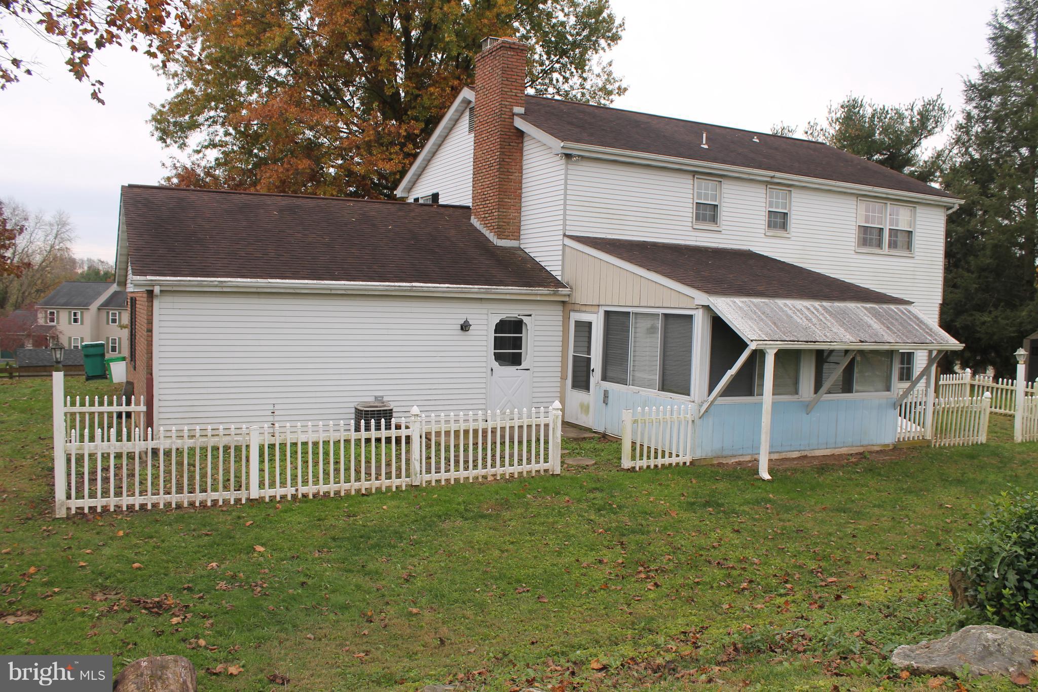 19 Derby Lane Lancaster, PA 17603 - Photo 30 of 40 REAR OF HOME