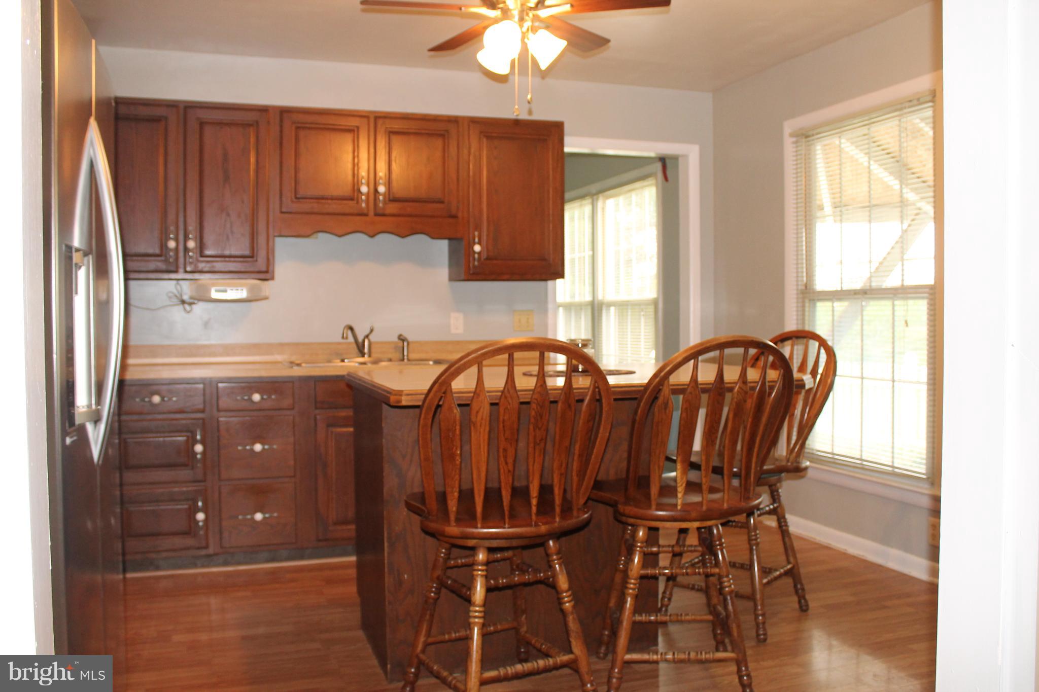 19 Derby Lane Lancaster, PA 17603 - Photo 33 of 40 KITCHEN