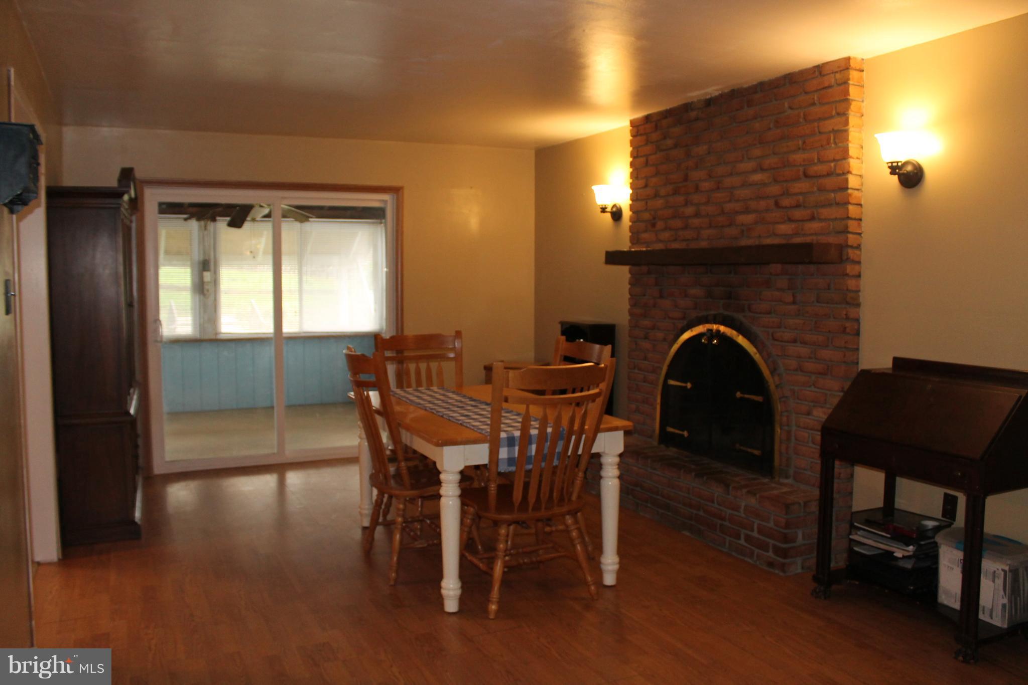 19 Derby Lane Lancaster, PA 17603 - Photo 37 of 40 DINING ROOM