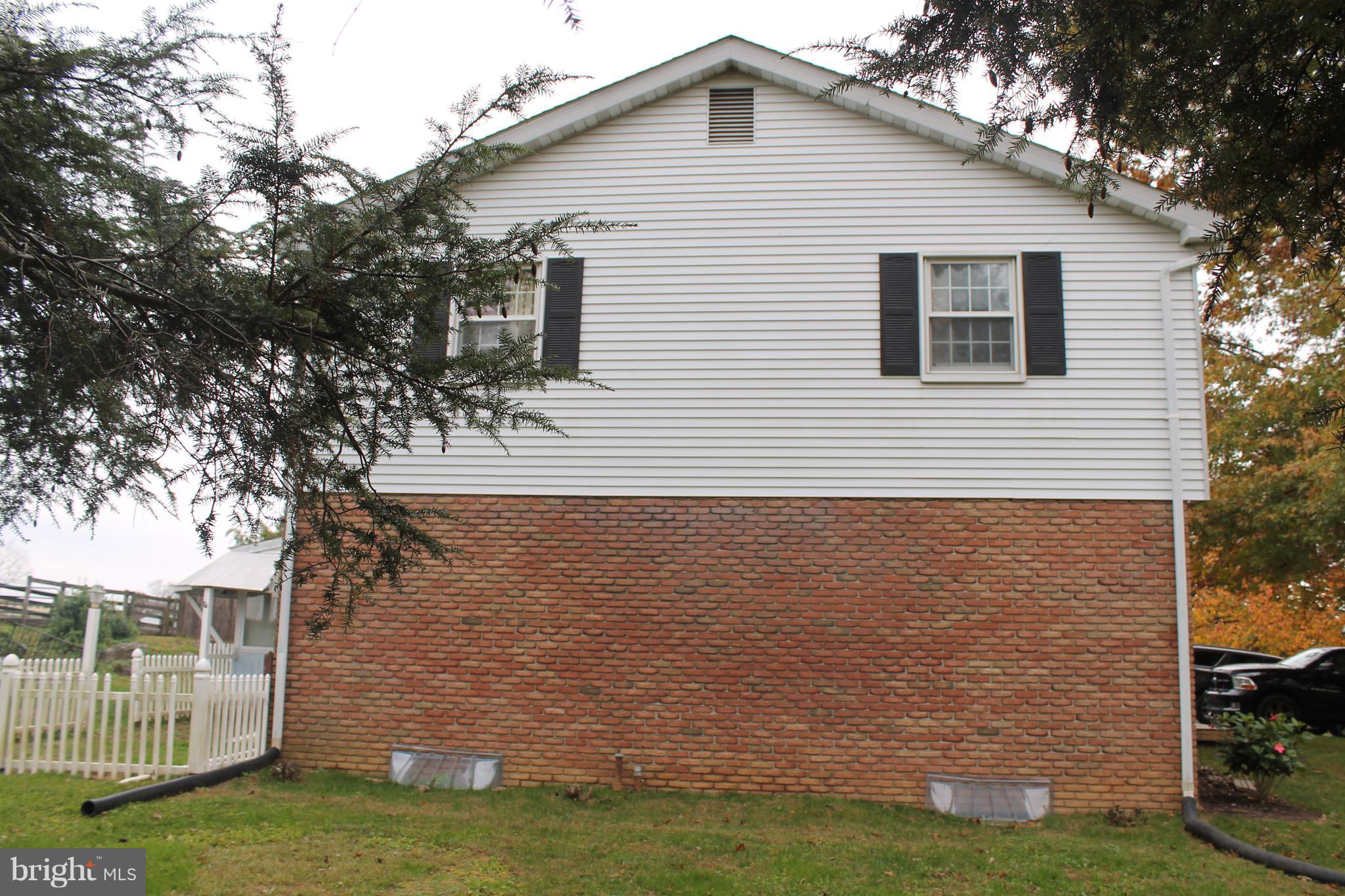 19 Derby Lane Lancaster, PA 17603 - Photo 40 of 40 SIDE