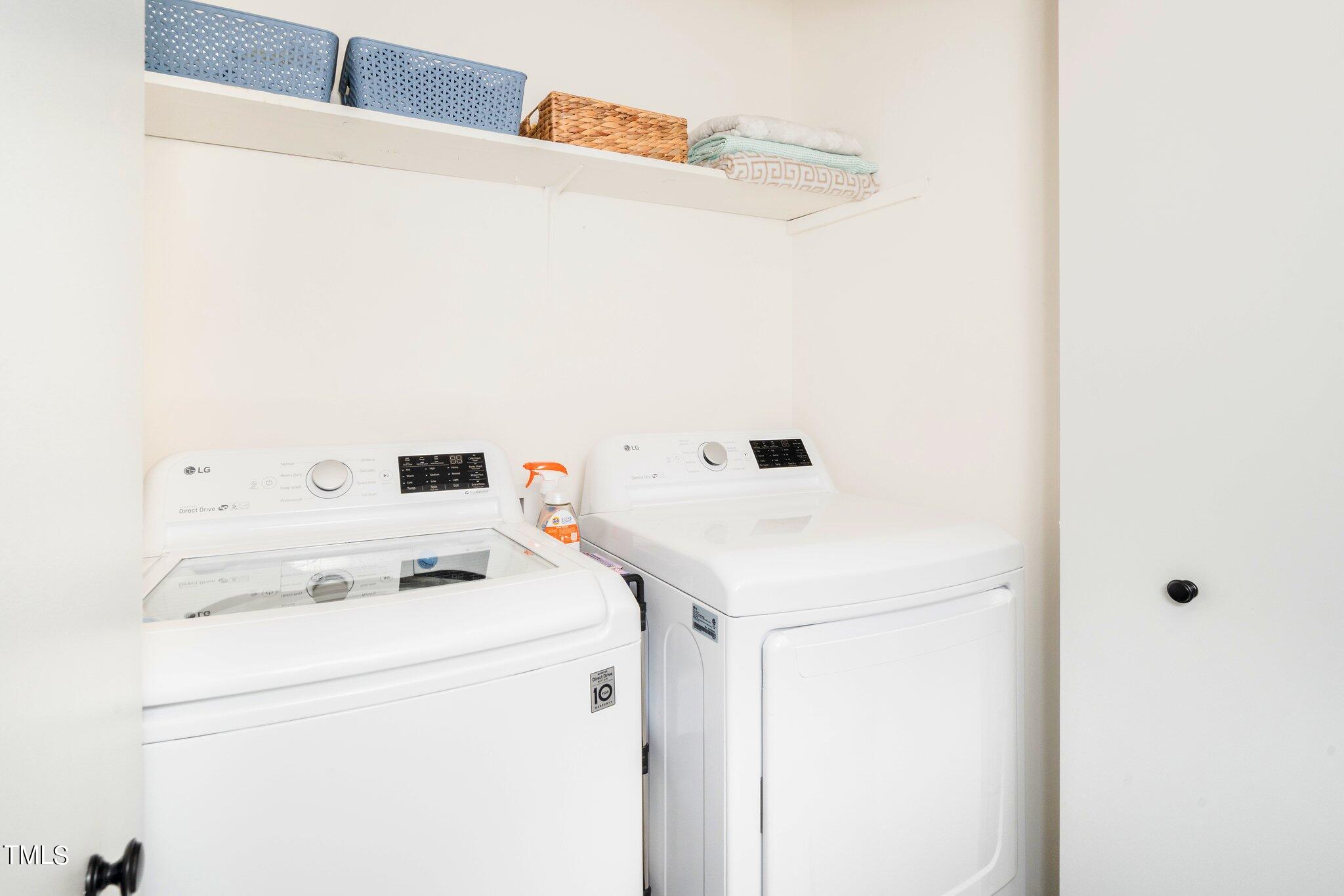 7 Little Spring Lane Durham, NC 27707 - Photo 19 of 25 a utility room with dryer and washer