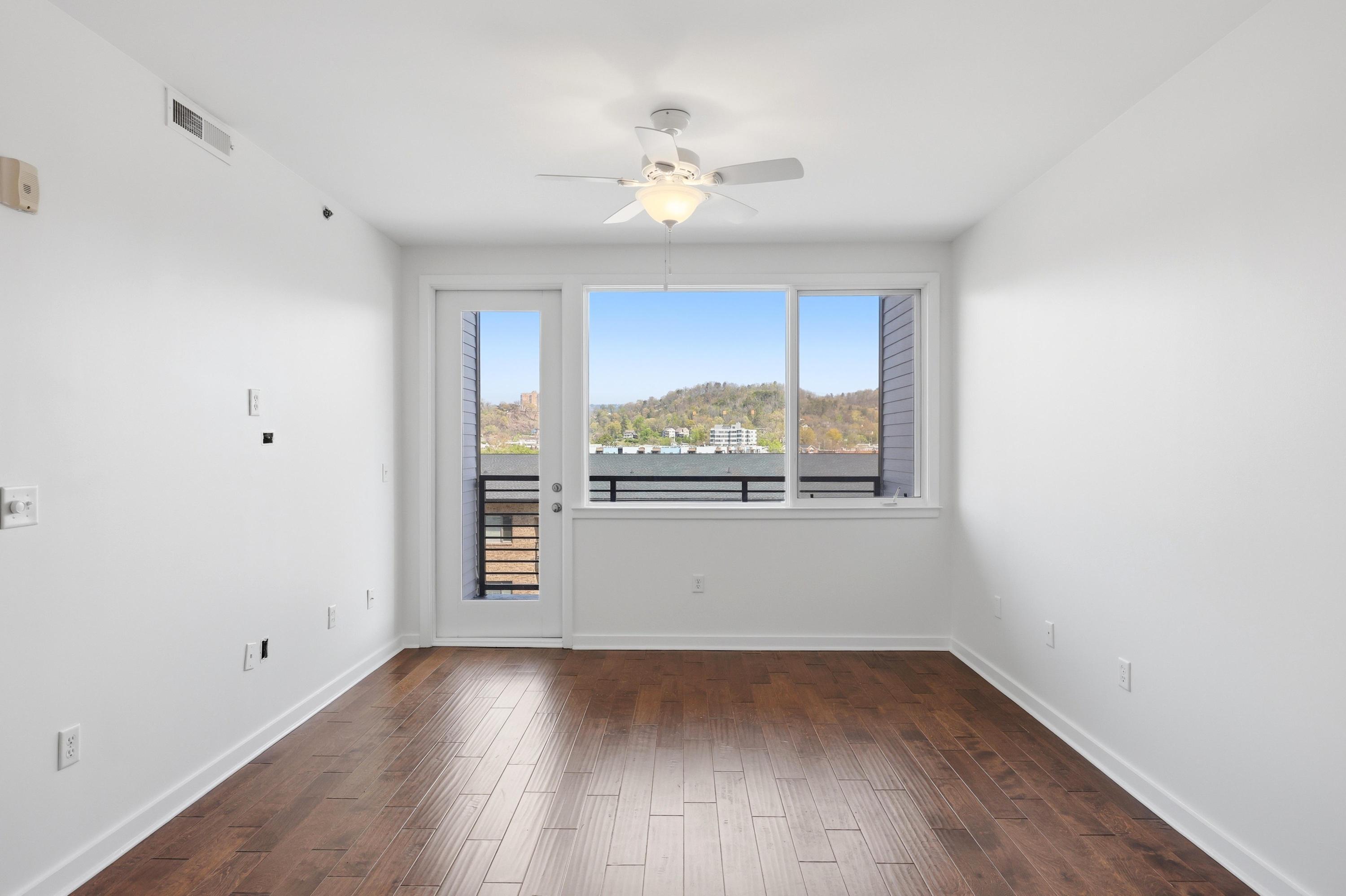 200 Manufacturers Road, Unit 619 Chattanooga, TN 37405 - Photo 2 of 53 Living Area