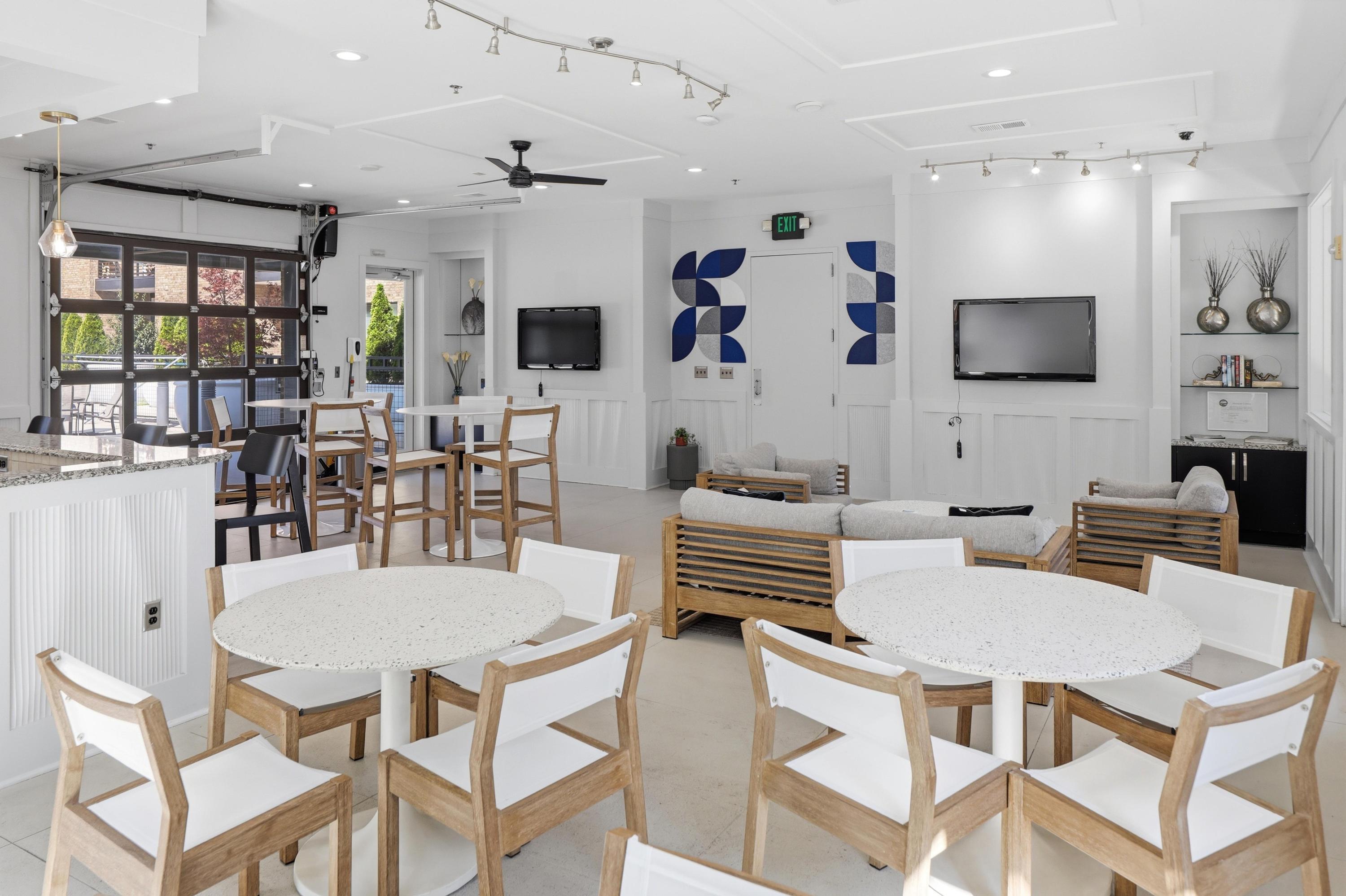 200 Manufacturers Road, Unit 619 Chattanooga, TN 37405 - Photo 27 of 53 Poolside Cabana