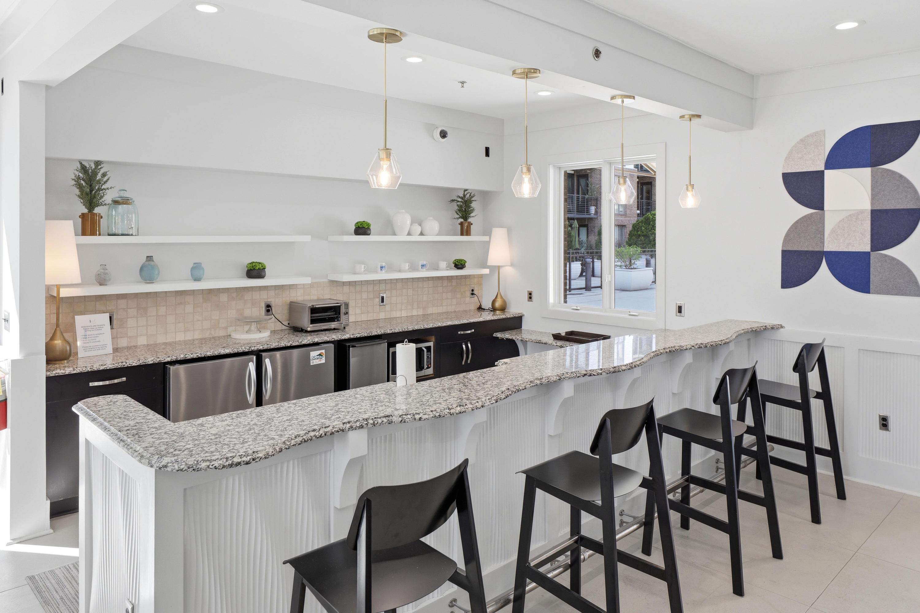 200 Manufacturers Road, Unit 619 Chattanooga, TN 37405 - Photo 31 of 53 Poolside Cabana